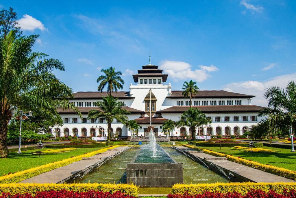 travel jakarta bandung